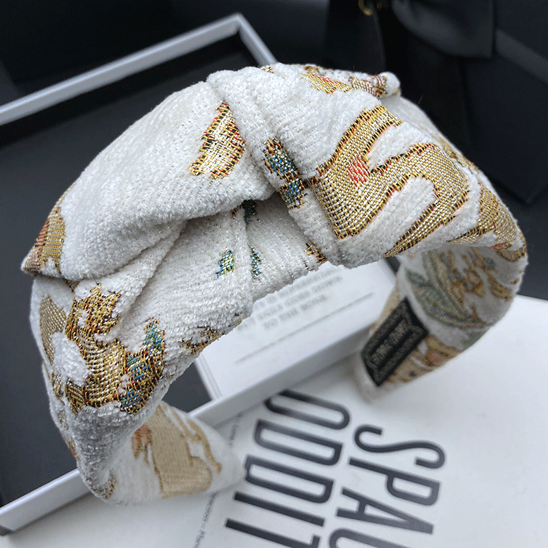 Fashionable Embroidery Hairpin - Ring Toss Outdoor 评论和价格